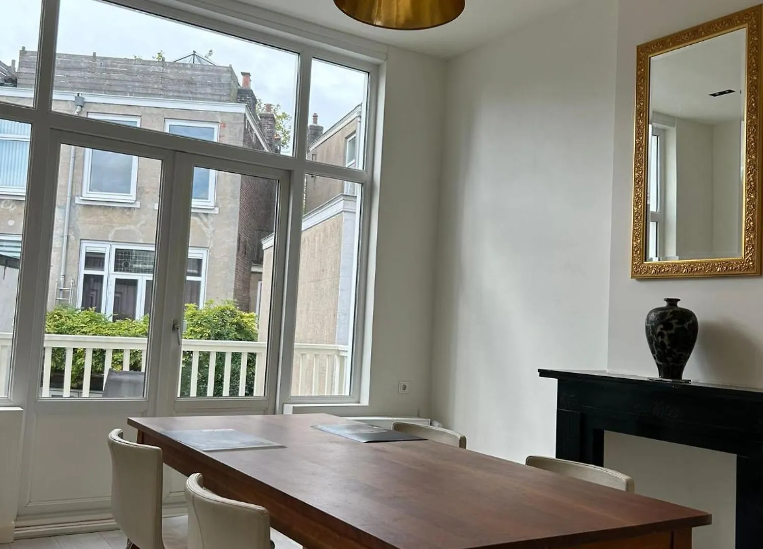 Beautiful House In Delft Appartement
